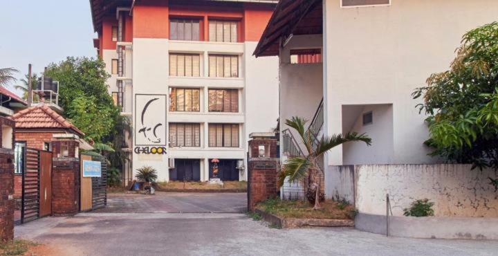Krishna Gardens Otel Guruvāyūr Dış mekan fotoğraf
